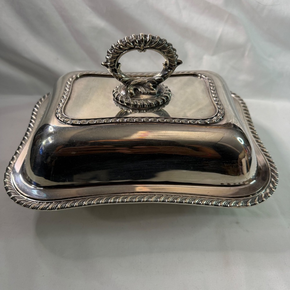 Vintage Silver Plated Divided Chafing Serving Dish Gadroon Trim Acanthus Handle